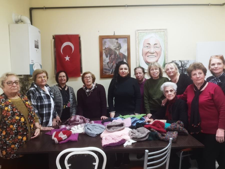  ÖRDÜKLERİ ATKI VE BERELER DEPREMZEDELERE GÖNDERİLİYOR