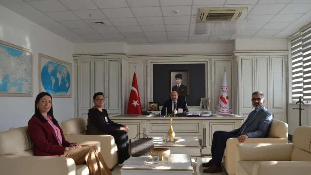  İLÇE ÖĞRENCİ MECLİSİ BAŞKANI ÖNDER  ER, KAYMAKAM ÇAKICI