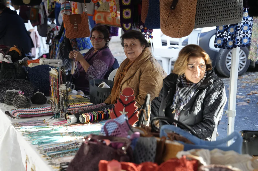 KADINLARIN EMEKLERİYLE YENİ YIL COŞKUSU KARTAL’DA HAYAT BULUYOR