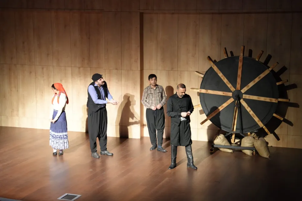 ‘TURNUSOL’ ADLI TİYATRO OYUNU KARTAL’DA SAHNELENDİ