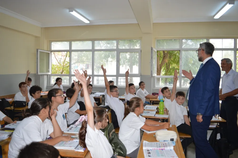 KIRAÇ, OKUL ZİYARETLERİNE  DEVAM EDİYOR.