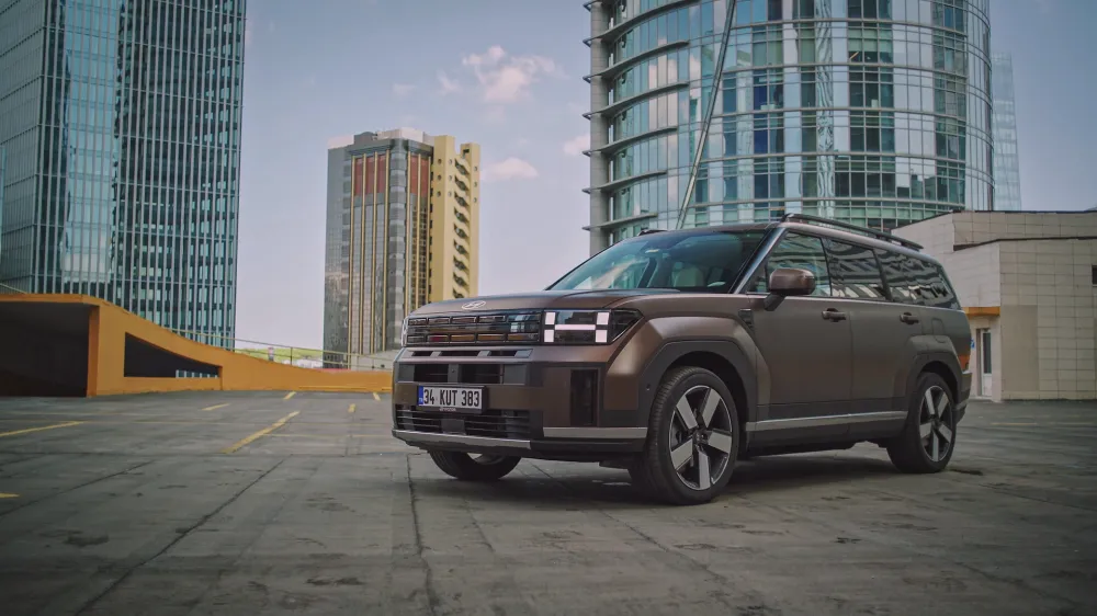 HYUNDAİ, GELİŞMİŞ TEKNOLOJİSİ VE ŞIK TASARIMIYLA ÖNE ÇIKAN SANTA FE MODELİNİ TÜRKİYE’DE SATIŞA SUNDU.
