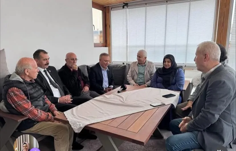 MHP HEYETİNDEN KARTAL İLÇE BAŞKANLIĞI’NA ZİYARET