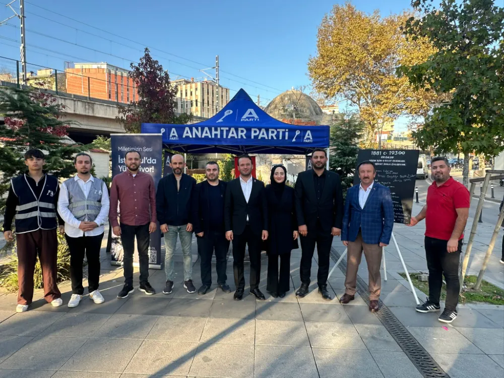 ANAHTAR PARTİ’DEN “ATATÜRK’E BEYAZ SÖZLER BIRAK” STANDINA YOĞUN İLGİ”