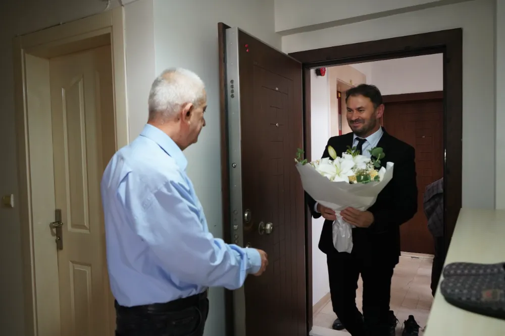 EMEKLİ ÖĞRETMENE SÜRPRİZ ZİYARET