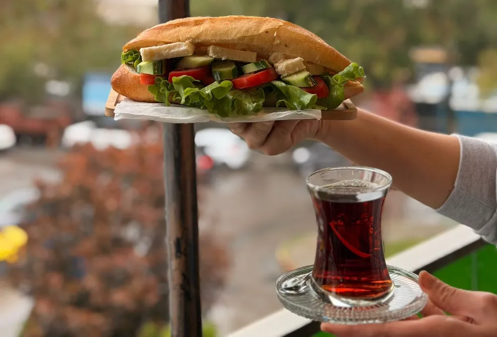  KARTAL ESENTEPE’DE LEZZET VE HUZURUN ADRESİ: TERAS LOUNGE CAFE