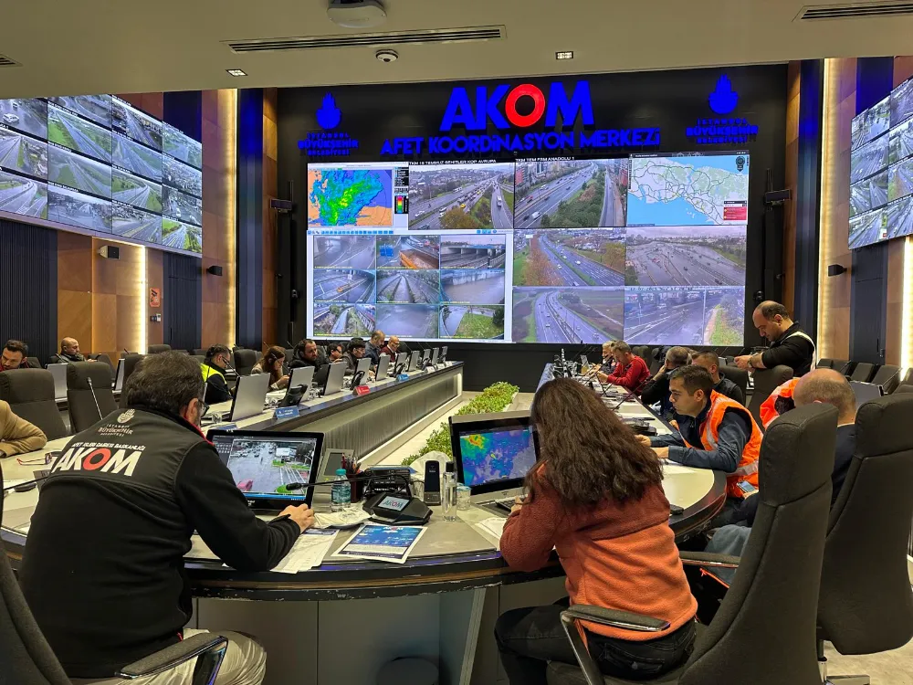 AKOM’DAN SAĞANAK YAĞIŞ UYARISI: İBB EKİPLERİ TEYAKKUZDA