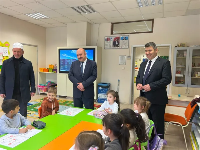 KARTAL KAYMAKAMI EDİP ÇAKICI’DAN MİNİKLERE ANLAMLI ZİYARET