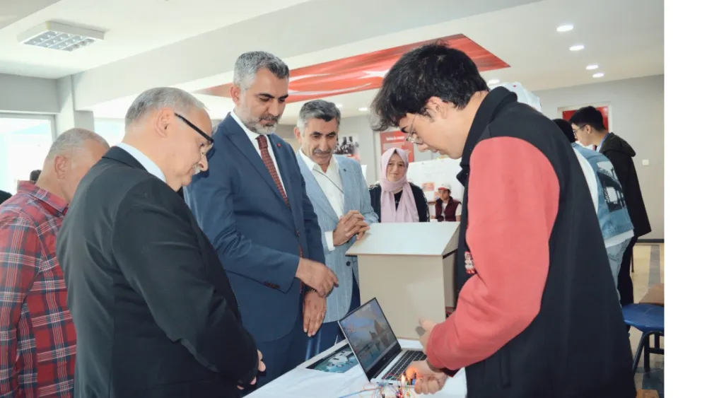   CEVİZLİ ANADOLU İMAM HATİP LİSESİ’NDE TÜBİTAK BİLİM FUARI VE ŞENLİĞİ DÜZENLENDİ