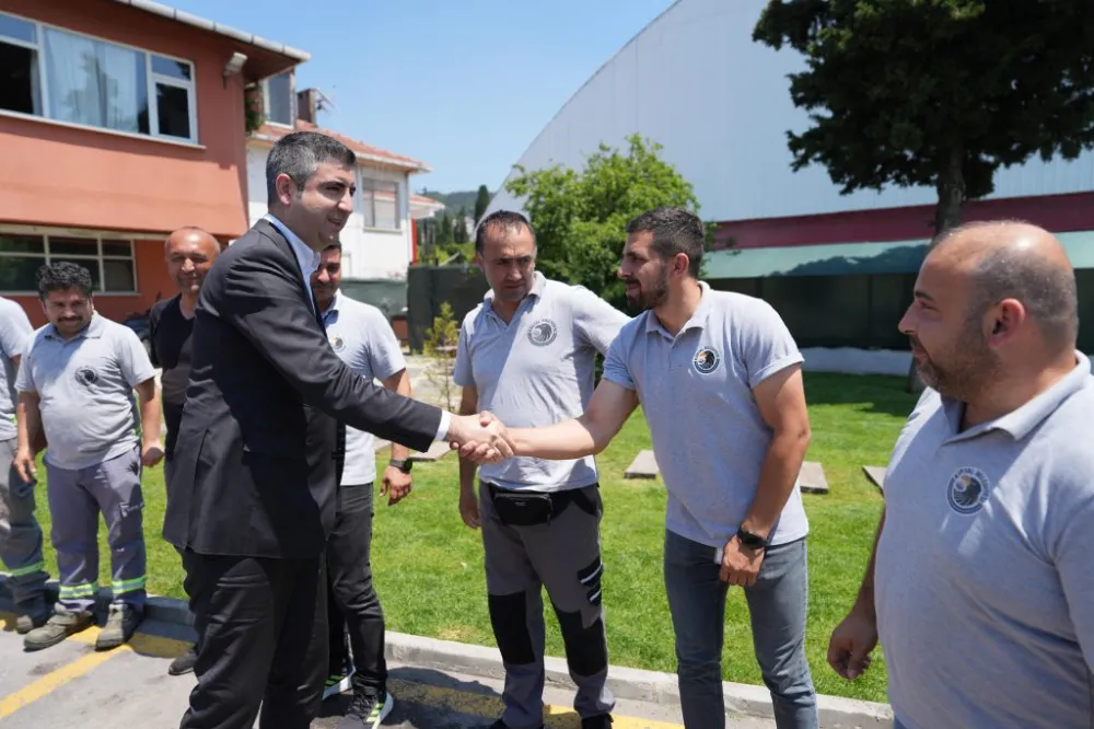 BAŞKAN  YÜKSEL BELEDİYE PERSONELİYLE BAYRAMLAŞTI