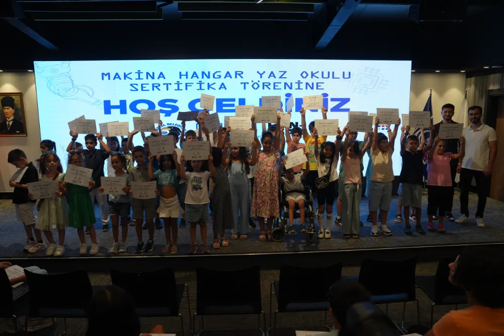KARTAL BİLİM MÜHENDİSLİK VE TEKNOLOJİ MERKEZİ’NDE SERTİFİKA TÖRENİ DÜZENLENDİ