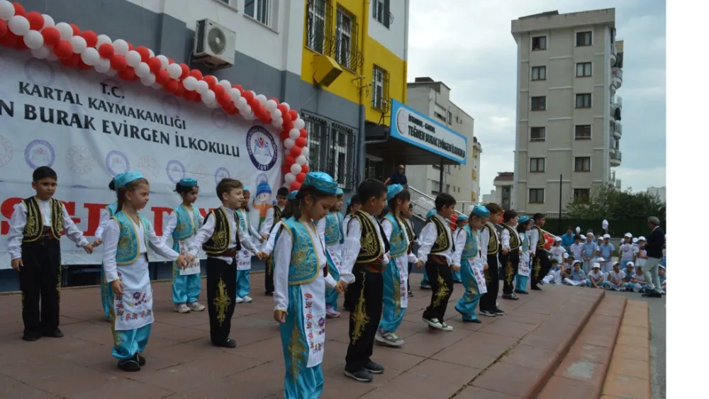 YENİ EĞİTİM ÖĞRETİM YILI AÇILIŞ PROGRAMI TEĞMEN BURAK EVİRGEN İLKOKULU